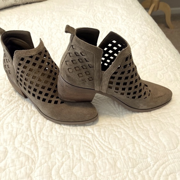 Rowen Shoes - Rowen Vintage cut out bootie.